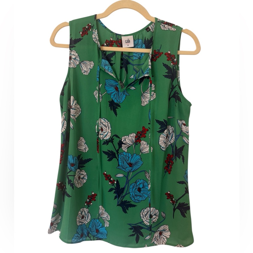 NWOT CAbi Green Floral Sleeveless Blouse in Size M